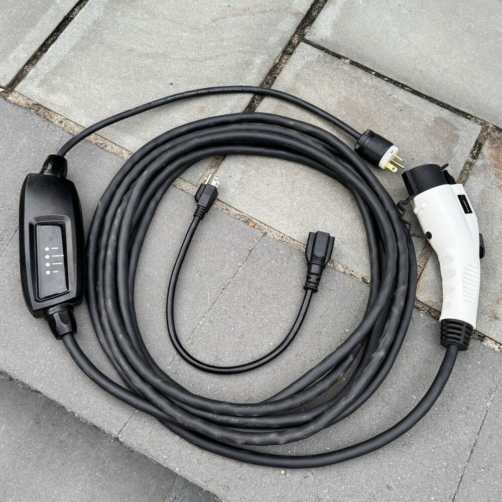 Schumacher Level 1 & 2 Portable EV Charger 16A 120V-240V SC1455 J1772 30ft EVSE